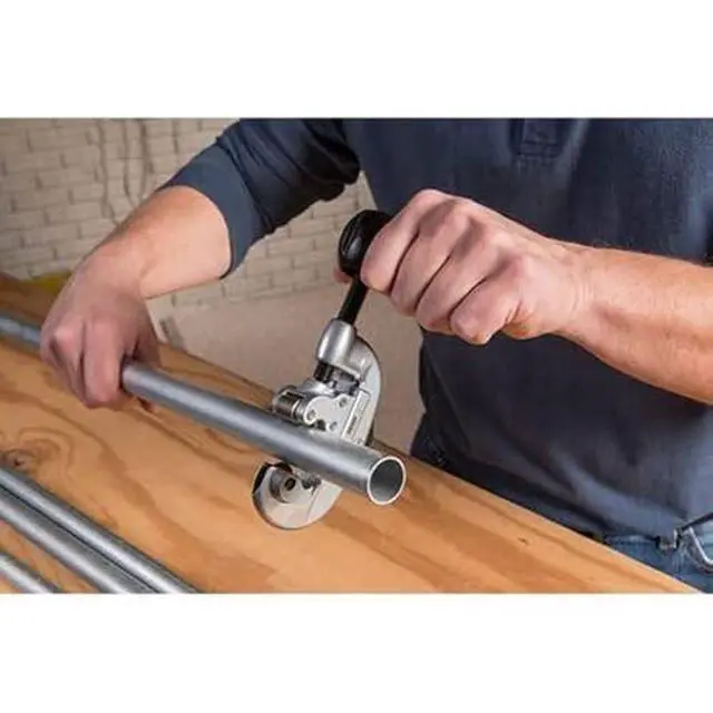 Alt view image 3 of 4 - 32950 Tubing and Conduit Cutter