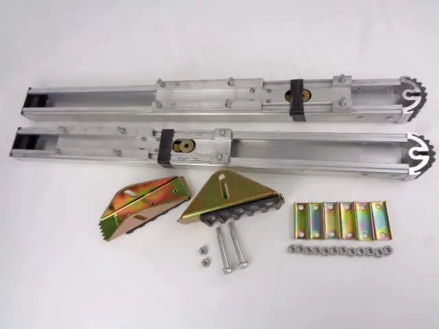 Alt view image 3 of 4 - Auto Ladder Leveler with Swivel Feet