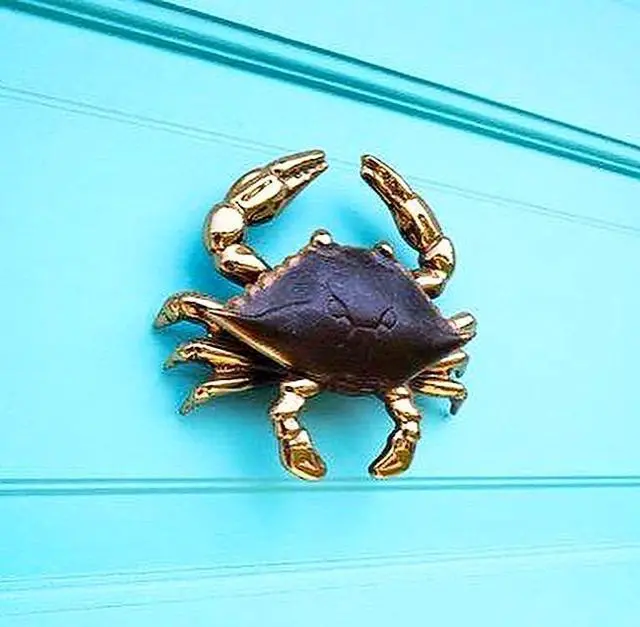 Alt view image 2 of 6 - Crab Door Knocker - Brass (Premium Size)
