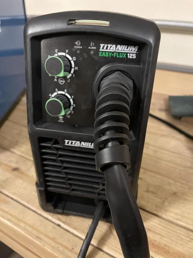Alt view image 4 of 6 - Easy-Flux 125 Amp Welder Green