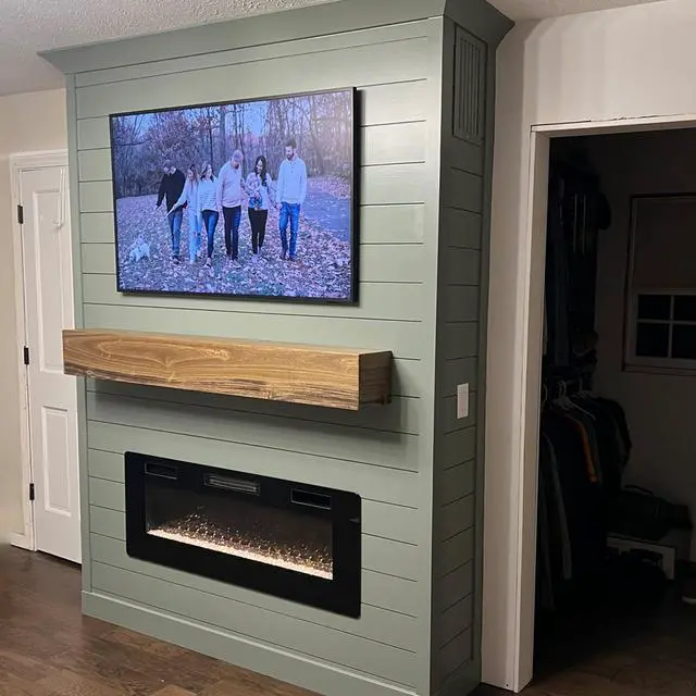 Alt view image 4 of 6 - Primed Nickel Gap Shiplap, 8 Pieces, 5" x 72", Real American Wood
