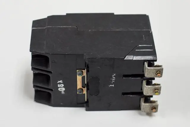 Alt view image 2 of 3 - TEY330; 3P-480V-30A CB