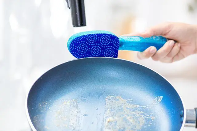 Alt view image 5 of 7 - Scrub Dots Non-Scratch Soap-Dispensing Dishwand, 1 Count, Keeps Hands Out of The Mess, Fits All Scotch-Brite Refills, Assorted Colors