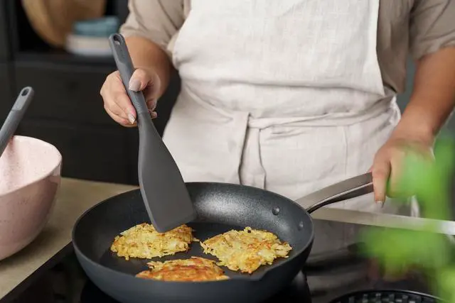 Alt view image 5 of 6 - E980236 Easy Lift Turner, Sustainable Wheatstraw/Silicone, Spatula for Cooking, Non Stick, Heat Resistant Silicone Head, Beluga Grey, 11.8" x 23.", Dishwasher Safe, 5 Year Guarantee