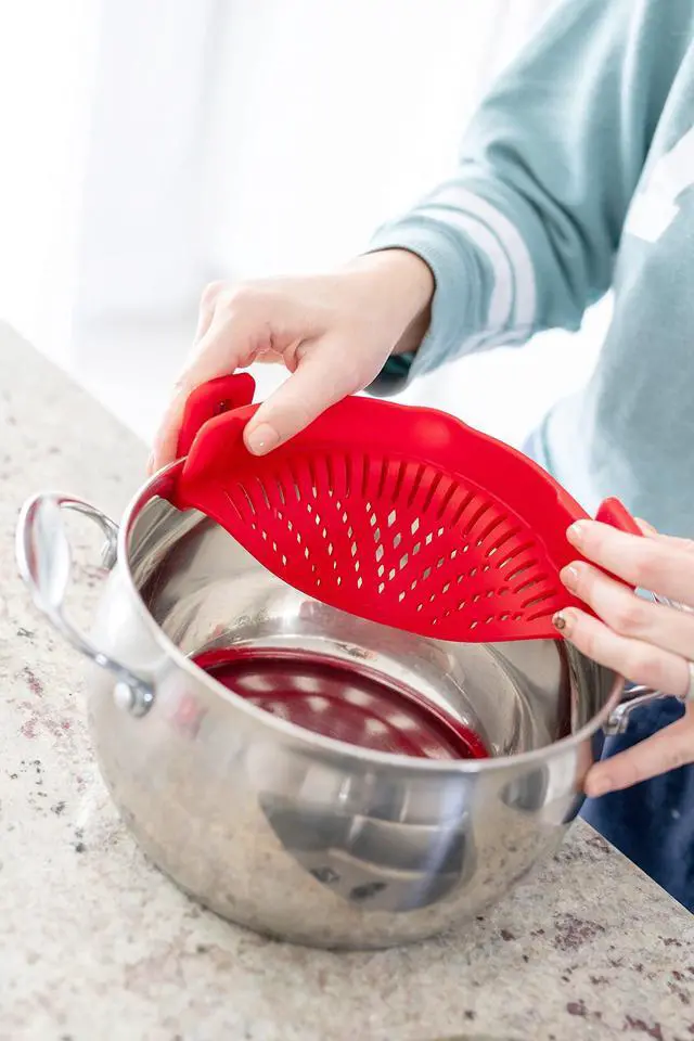 Alt view image 5 of 7 - Clip On Pasta Strainer Silicone Universal Fit for all Pots and Bowls Snap On Drainer for Meat, Vegetables, Fruit Colander for Kitchen Easily Drain Food Space Saving
