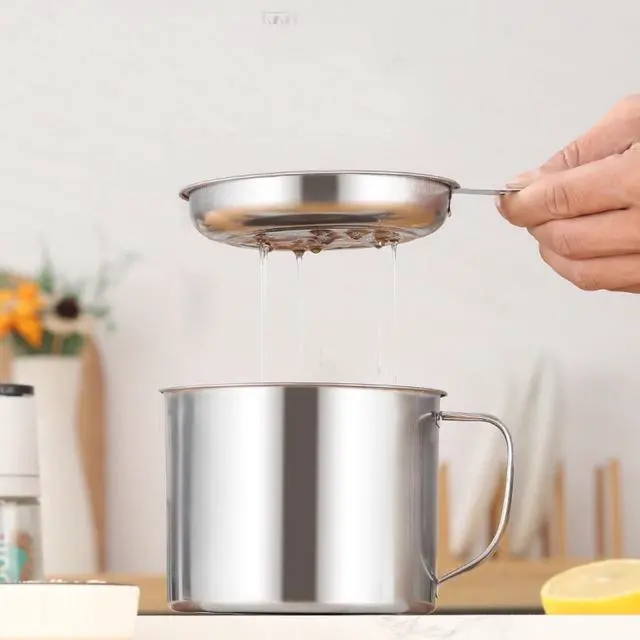 Alt view image 4 of 7 - Bacon Grease ContainerStainless steel storage container with fine mesh filterdust coverand easy to grip handlesuitable for storing fryingand cooking oil in the kitchen(1L/34oz)
