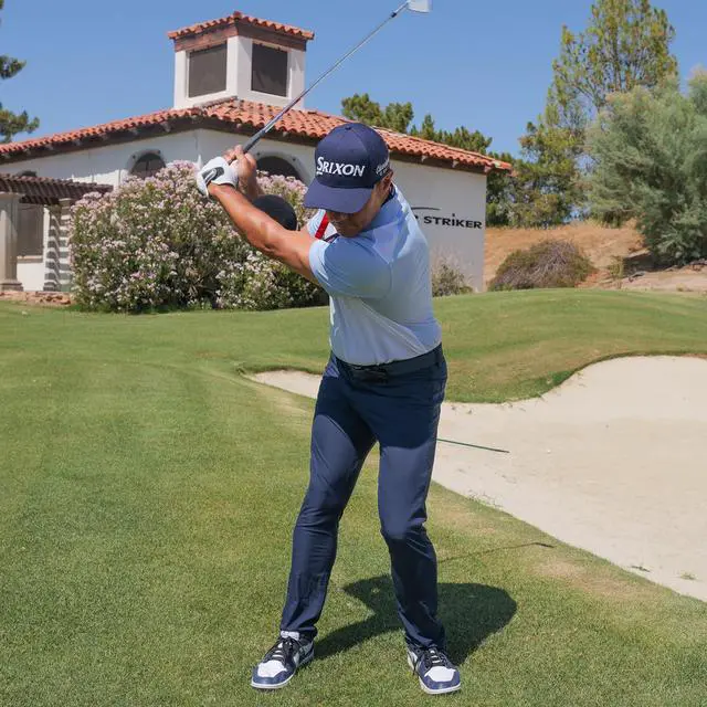 Alt view image 7 of 7 - Smart Ball Golf Swing Training Aid