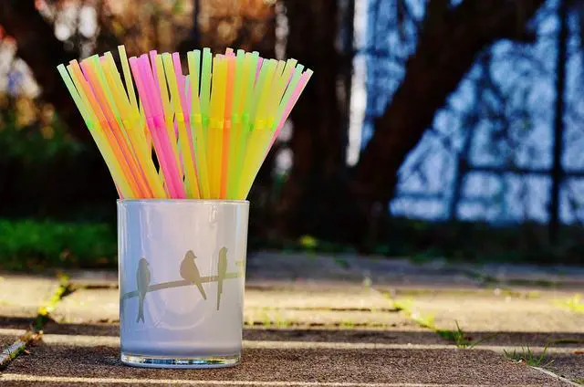 Alt view image 3 of 7 - 200-Pack Neon Colored Plastic Flexible Straws, 0.23" x 7.75" disposable Bendy Drinking Straws