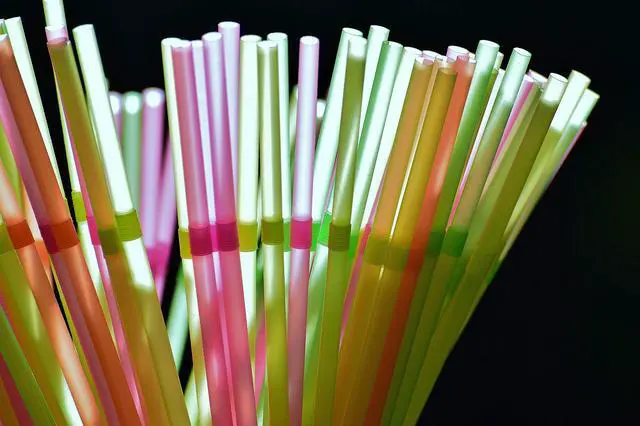 Alt view image 4 of 7 - 200-Pack Neon Colored Plastic Flexible Straws, 0.23" x 7.75" disposable Bendy Drinking Straws