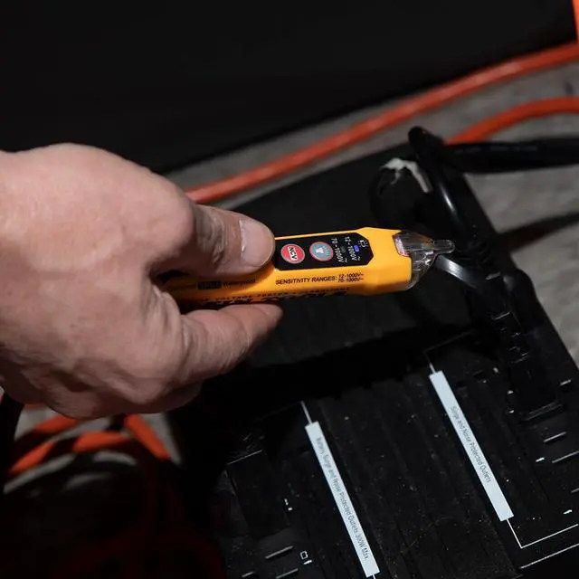 Alt view image 7 of 7 - Klein Tools RT250KIT Non-Contact Voltage Tester and GFCI Receptacle Tester with LCD and Flashlight, Voltage Electrical Test Kit
