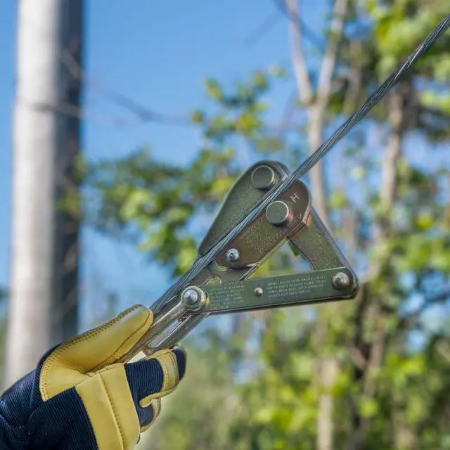 Alt view image 3 of 6 - Klein Tools 1613-30 Chicago Grip for Bare Wire