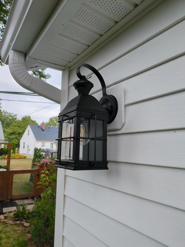 Alt view image 6 of 7 - iMBAPrice IMBA-8141F-BK5 Black Non- Metallic Siding Mounting Block with Built-in Electrical Box for All Siding Types, 5-Pack