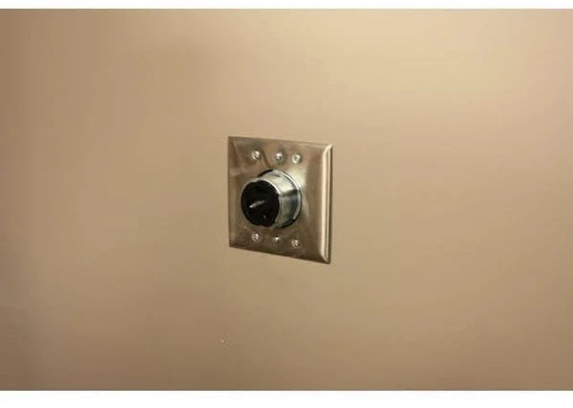 Alt view image 3 of 4 - Hubbell CS8369 Locking Receptacle, 50 amp, 3 Phase 250V, 3 Pole 4 Wire