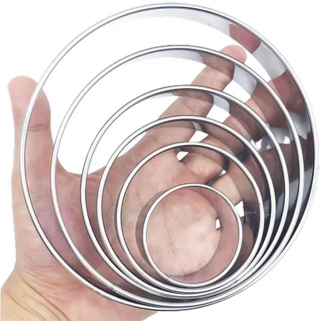 Main image of Large Round Cookie Cutter 6 PCS (2, 3, 3.5, 4, 5, 6 Inch) Set, 6-Piece Stainless Steel Biscuit Cutters, Heavy Duty Metal Ring Mold for Burger Press & Meat Shaping, Tortilla Crust