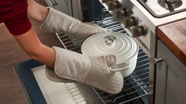 Alt view image 2 of 3 - Textile Oven Mitt,15", Sable