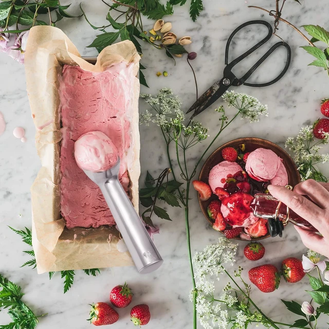 Alt view image 4 of 7 - Ice Cream Scoop, 7 Inch Aluminum, Nonstick, Bright Silver | One-piece aluminum, anti-freeze handle, cuts hard ice cream, gelato & sorbet, hand wash only