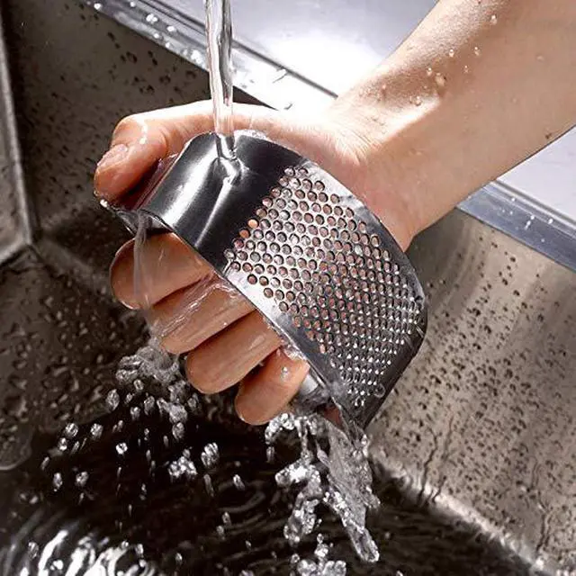 Alt view image 2 of 7 - Garlic press kitchen tool garlic peeler stainless steel professional ginger crusher ergonomic labor-saving crusher (S)