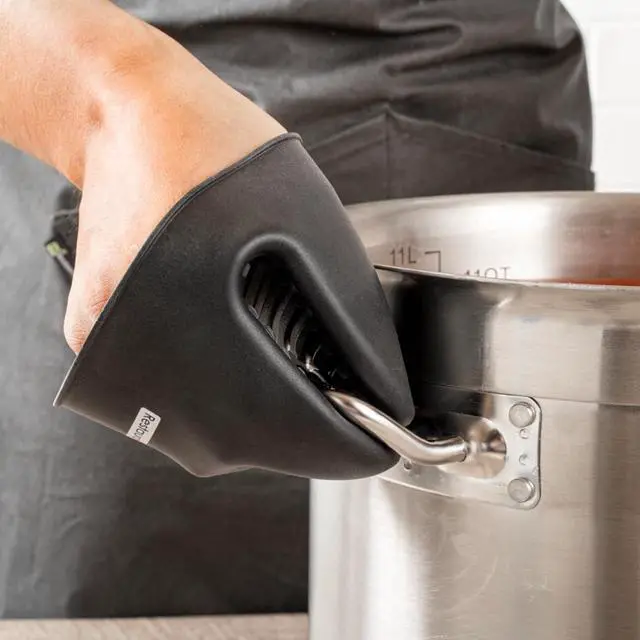 Alt view image 6 of 7 - Comfy Grip 4.3 x 3.5 x 4.2 Inch Mini Oven Mitt Pot Holders 1 Food-Grade Finger Mitt Set - 2-Piece Set Oven-Ready Up To 446F Black Silicone Pinch Mitts Ribbed Texture Dishwashable