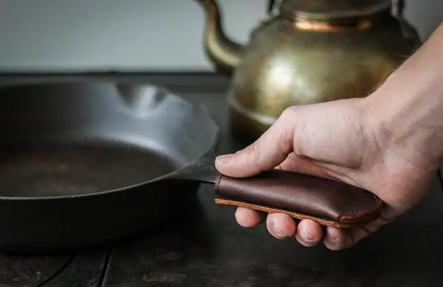 Alt view image 7 of 7 - Leather Cast Iron Pan Handle Cover (Standard 4.5")