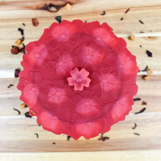 Alt view image 3 of 6 - Set of 2 Geranium 4 Inch Silicone Drink Covers - Airtight Seal