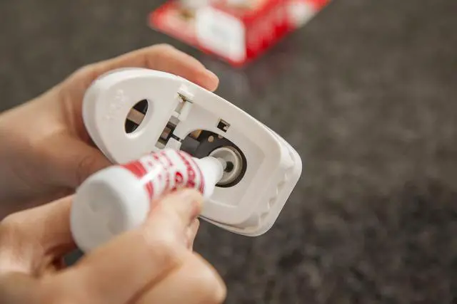 Alt view image 3 of 7 - Press 'N Set Mouse Trap, 4-Pack (8 Traps)
