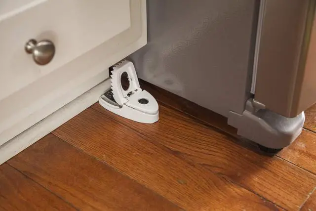 Alt view image 4 of 7 - Press 'N Set Mouse Trap, 4-Pack (8 Traps)