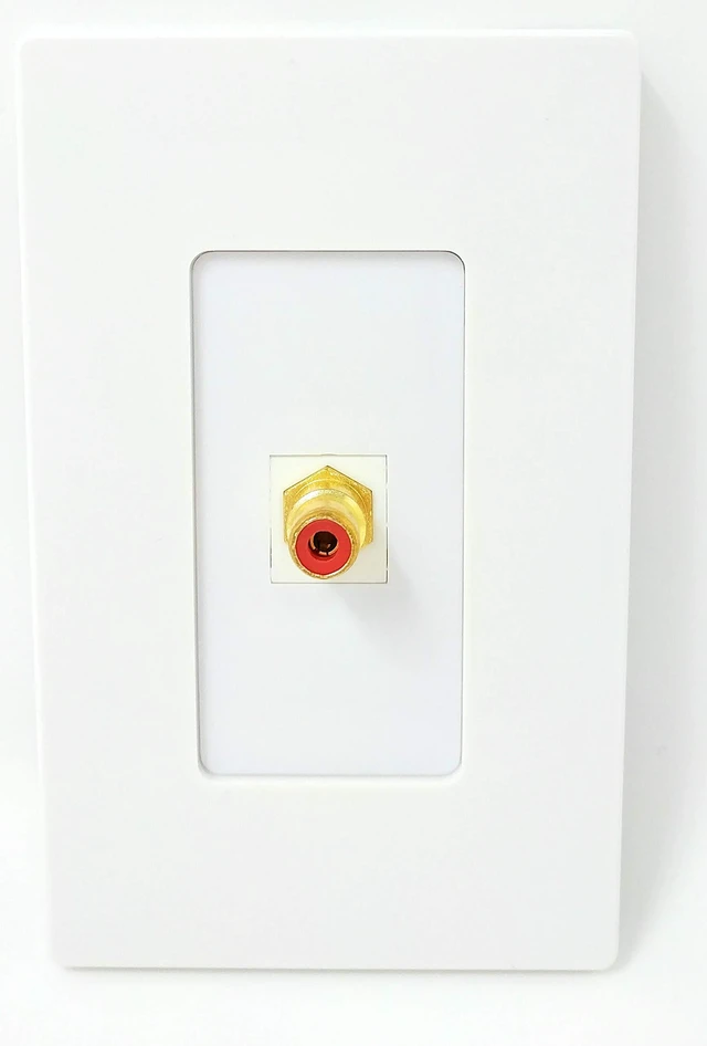 Main image of 1 RCA Red for Subwoofer Audio Port Wall Plate Screwless Decorative - White