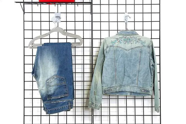 Alt view image 6 of 6 - Grid for Any Retail Display, 2 Width x 8 Height, 3 Grids Per Carton (Black)