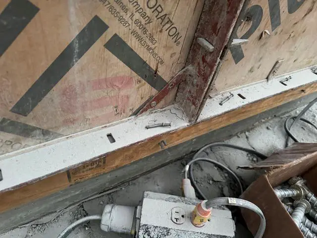 Alt view image 6 of 6 - 16d Duplex Nails (3.5" Long) - Temporary Construction, Concrete Forms, Scaffolding - 8 Gauge Steel - Smooth Shank, Flat Head - Removable/Reusable (2000)