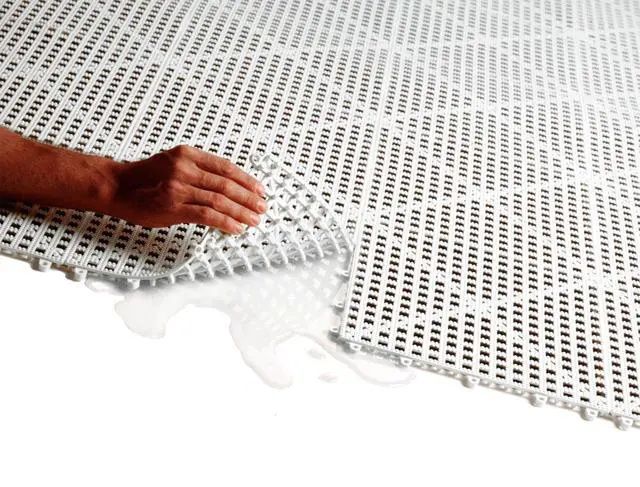 Alt view image 3 of 6 - ® 3'x12' Interlocking Roll (Gray)