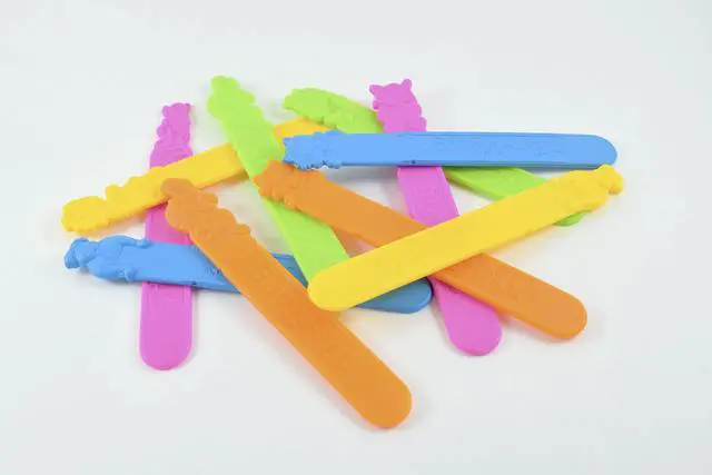 Alt view image 2 of 6 - Animal Jr. Model - Tutti-Frutti Flavored Tongue Depressors - 6 Packs containing 40 Units Each