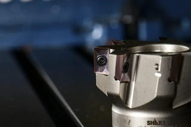 Alt view image 3 of 6 - 3" 90 Degree Square Shoulder Indexable Face Mill with 7 pcs APKT1604 Carbide Insert 404-1869W+404-6541(7) P[