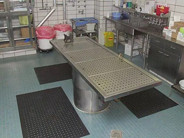 Alt view image 2 of 5 - Slip Resistant Black 4' x 6' Rubber Drainage Mat 3/8 inch Thickness