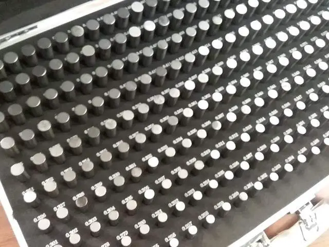 Alt view image 2 of 5 - Pin Gage Set M2(-) 0.251-0.500", Minus Accuracy in Metal suitecase #707B-755MC
