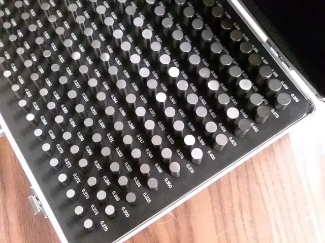 Alt view image 3 of 5 - Pin Gage Set M2(-) 0.251-0.500", Minus Accuracy in Metal suitecase #707B-755MC