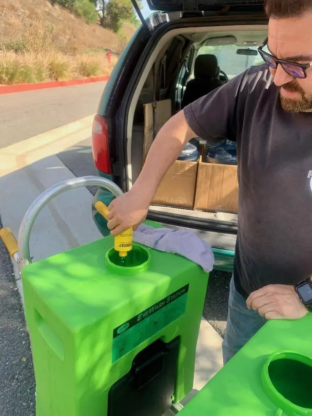 Alt view image 6 of 6 - 5134-00 Green 9.6-Gallon Gravity-Fed Eyewash Station
