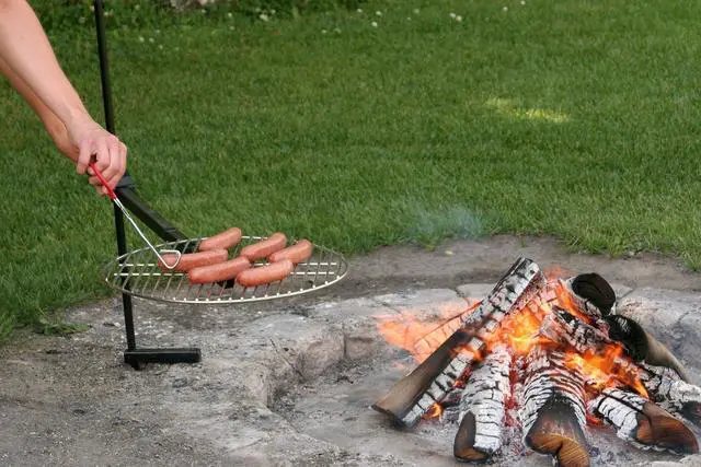 Alt view image 4 of 4 - Traveling Bob-A-Que Portable Camp Grill