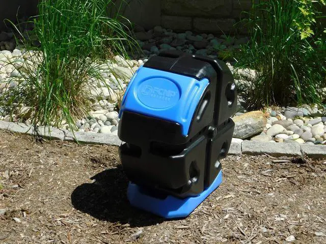 Alt view image 3 of 6 - HOTFROG Half Size Rolling Single Chamber Batch Tumbling Composter - Outdoor Rotating Garden Compost Bin (HF-RC2000WB-BLU) Black & Blue (19-Gallon)