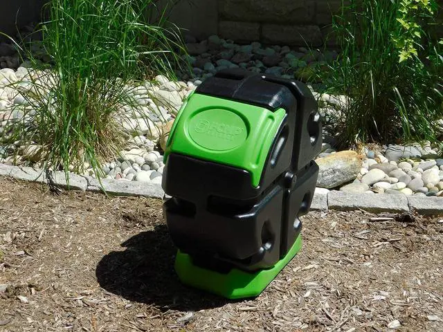 Alt view image 2 of 6 - HOTFROG Half Size Rolling Single Chamber Batch Tumbling Composter - Outdoor Rotating Garden Compost Bin (HF-RC2000WB-GRN) Black & Green (19-Gallon)