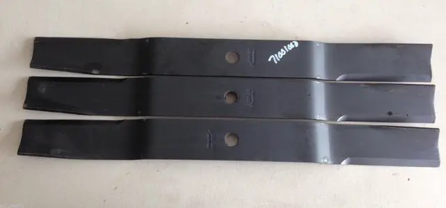 Main image of Blade fits TC710-6' Finish Mower (Set of 3) c
