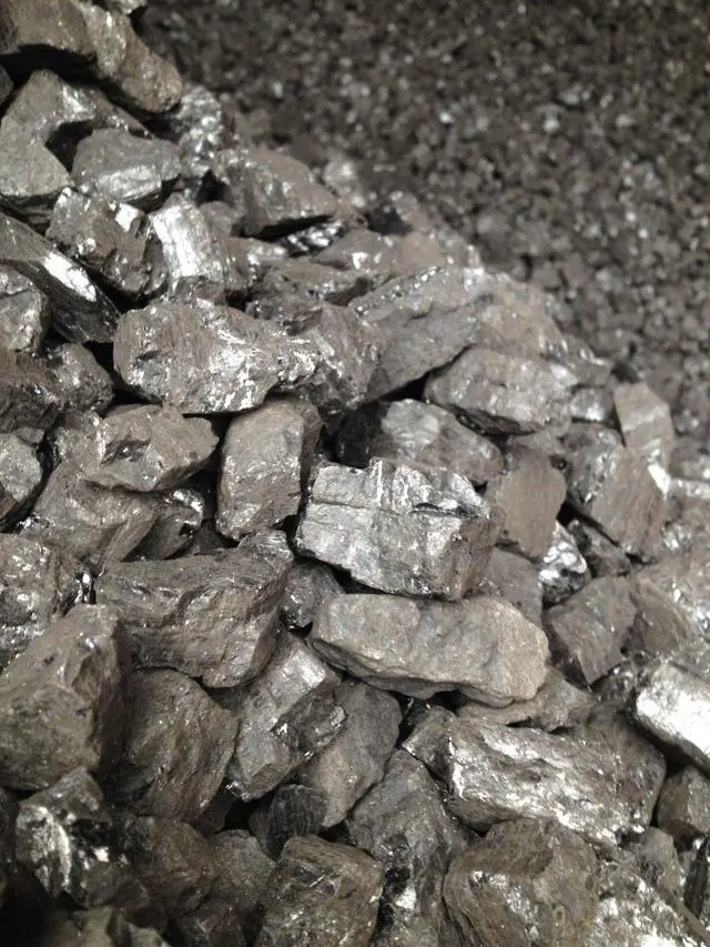 Alt view image 2 of 2 - Bituminous Coal 50lbs
