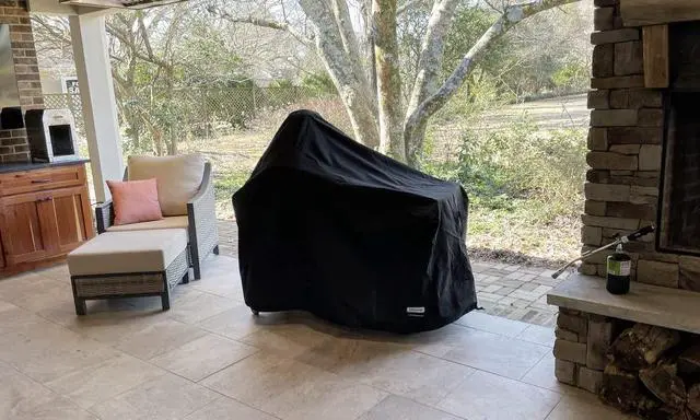 Alt view image 4 of 5 - Big Green Egg Table Cover