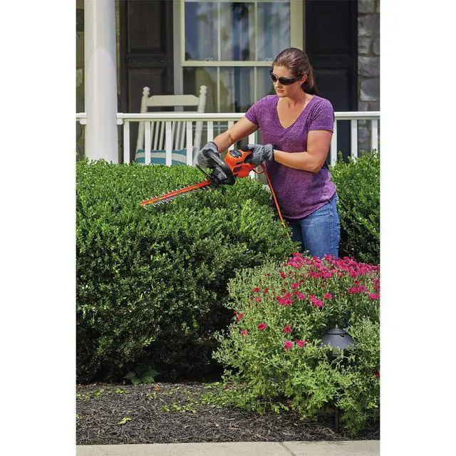 Alt view image 4 of 6 - 18-Inch Electric Hedge Trimmer (BEHT200)
