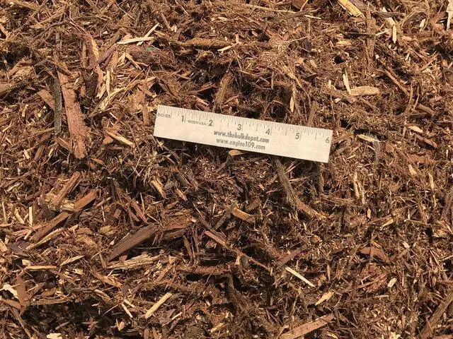 Alt view image 3 of 3 - 100% Natural Cedar Mulch, 40 Quarts Plus 8 Quarts Free!