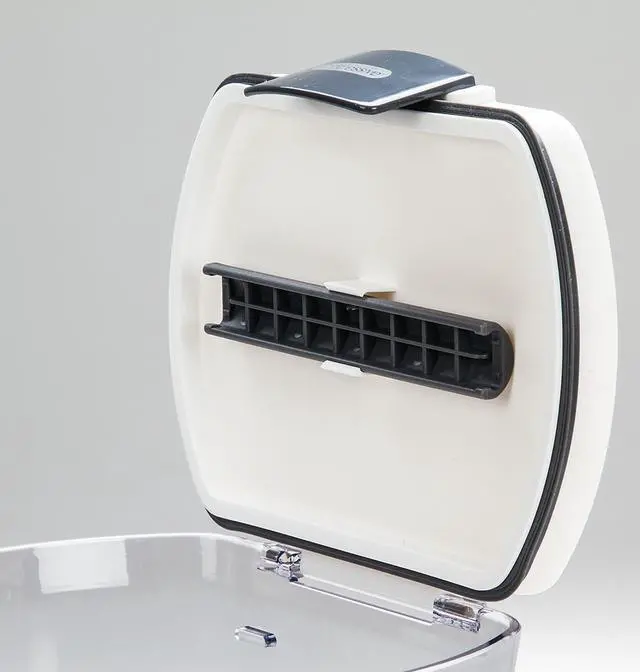 Alt view image 3 of 7 - Flour Storage Container, 4-Quart Capacity, Includes Leveling Bar for Mess-Free Measuring