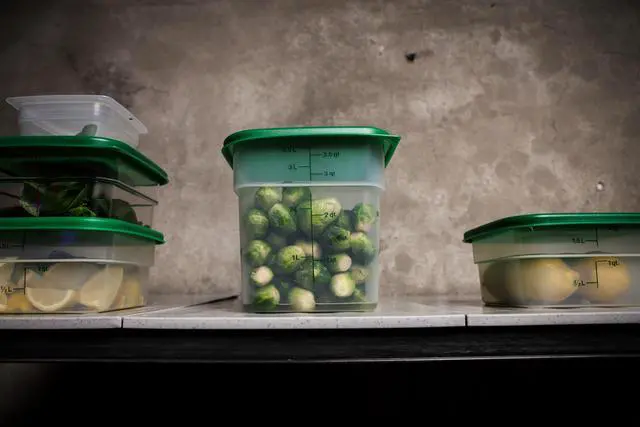 Alt view image 3 of 4 - Food Storage Container with Lid (Microwave Safe and BPA-Free) - 2 Pack - Classic Series Square with Green Lid - 4 QT (Quart) - Commercial Grade for Food Prep (Translucent)