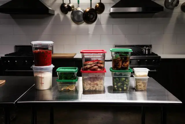 Alt view image 4 of 4 - Food Storage Container with Lid (Microwave Safe and BPA-Free) - 2 Pack - Classic Series Square with Green Lid - 4 QT (Quart) - Commercial Grade for Food Prep (Translucent)