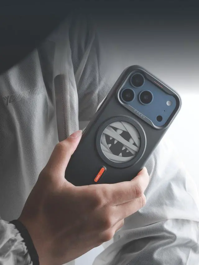 Alt view image 2 of 7 - Custom E-Ink Black MagSafe Case for iPhone 17 Battery-Free Smart Phone Cover with Instant Photo Display Black