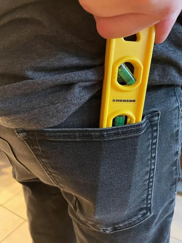 Alt view image 4 of 6 - TL011 9-Inch Speedlite Torpedo Level Yellow