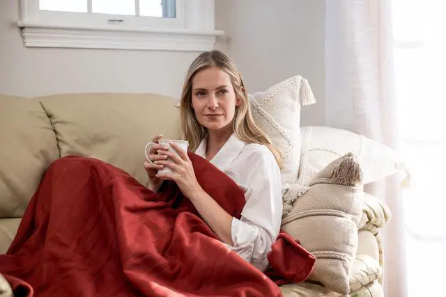 Alt view image 7 of 7 - Heated Blanket Electric Throw, Fleece Electric Blanket, Heating Blanket with 4 Heating Levels, 3H Timer, Auto Shutoff, Fast Heating (50x60 inches, Maroon)